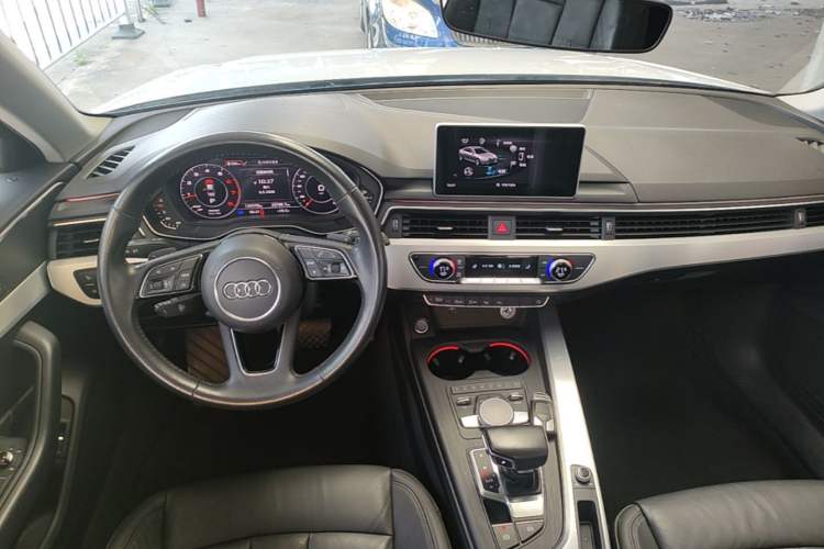 Used Audi A4L 2019 40 TFSI Fashion Version China V Center Console