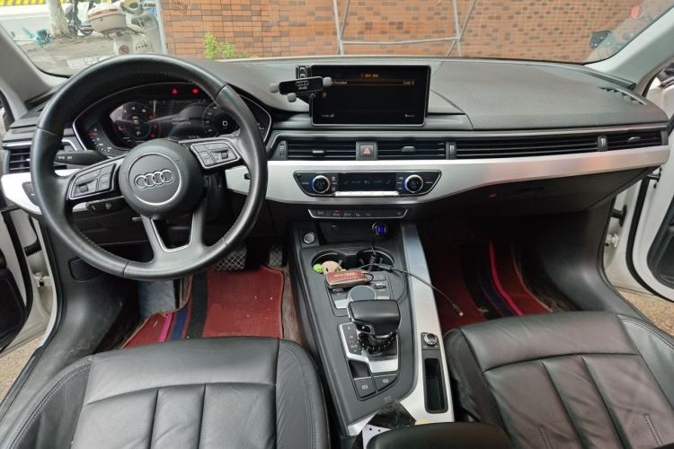 Used Audi A4L 2019 40 TFSI Fashion Version China V Center Console