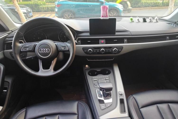 Used Audi A4L 2019 40 TFSI Ambition China VI Center Console