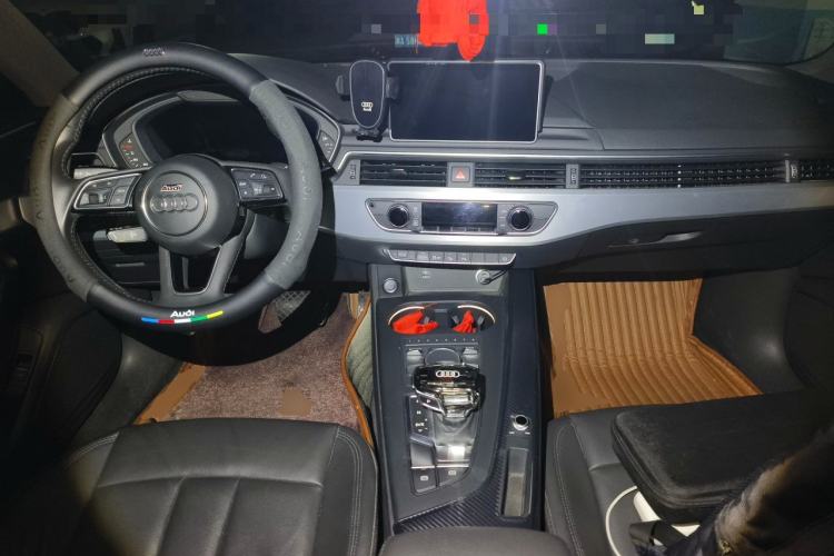 Used Audi A4L 2019 40 TFSI Fashion Version China V Center Console