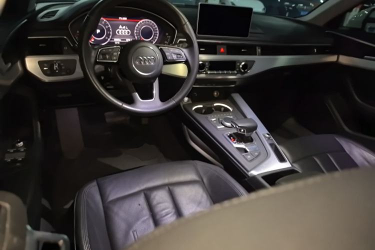 Used Audi A4L 2019 40 TFSI Fashion Version China V Center Console