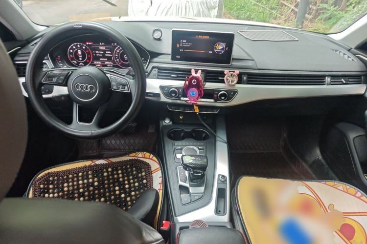 Used Audi A4L 2019 40 TFSI Fashion Version China V Center Console