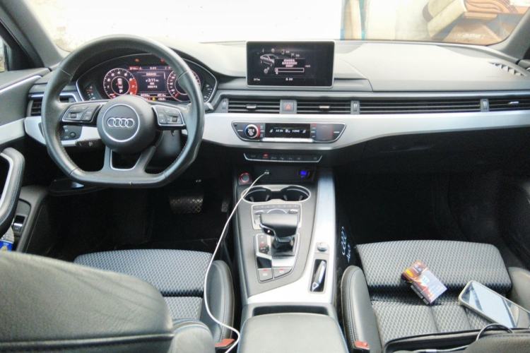 Used Audi A4L 2019 40 TFSI Sporty Version China V Center Console