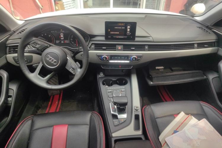 Used Audi A4L 2019 40 TFSI Fashion Edition China VI Emission Standard Center Console