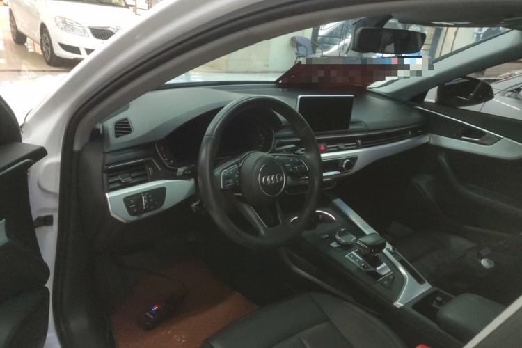 Used Audi A4L 2019 40 TFSI Fashion Version China V Center Console