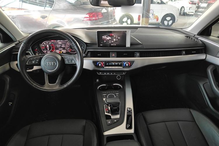 Used Audi A4L 2019 40 TFSI Fashion Edition China VI Emission Standard Center Console