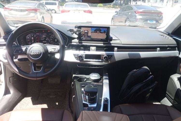 Used Audi A4L 2019 40 TFSI Fashion Edition China VI Emission Standard Center Console