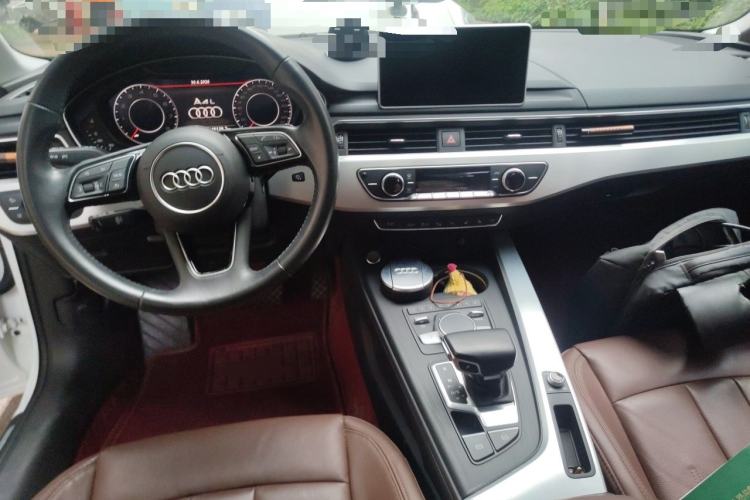 Used Audi A4L 2019 40 TFSI Fashion Edition China VI Emission Standard Center Console