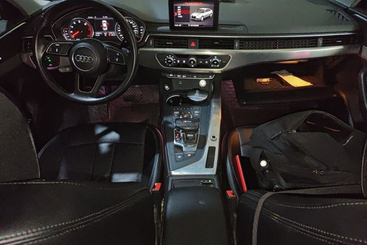Used Audi A4L 2019 40 TFSI Ambition China VI Center Console