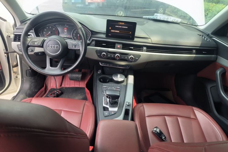 Used Audi A4L 2019 40 TFSI Ambition China VI Center Console