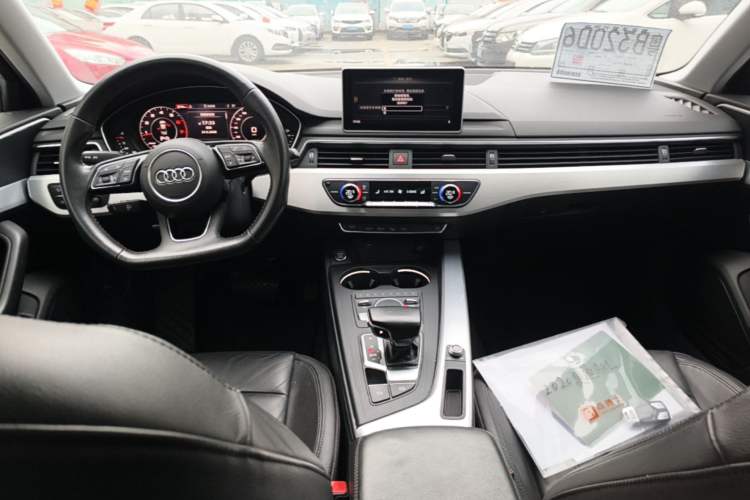 Used Audi A4L 2019 40 TFSI Fashion Edition China VI Emission Standard Center Console