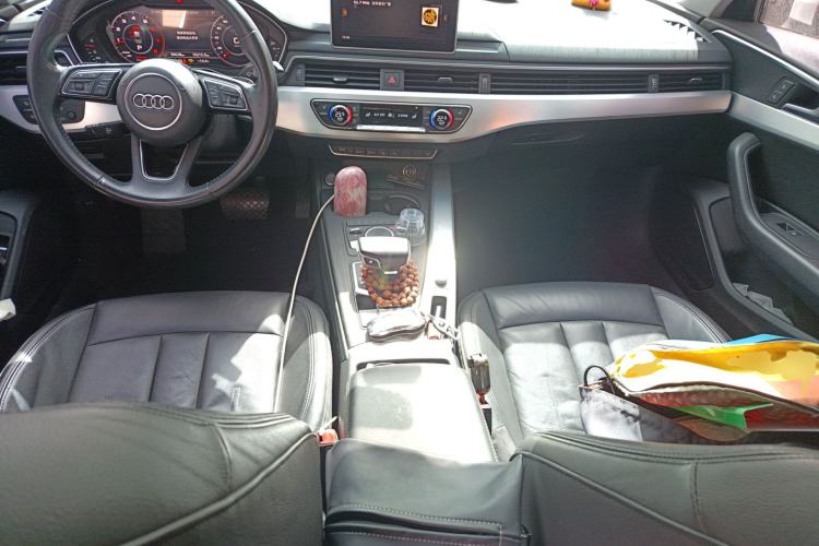 Used Audi A4L 2019 40 TFSI Fashion Version China V Center Console