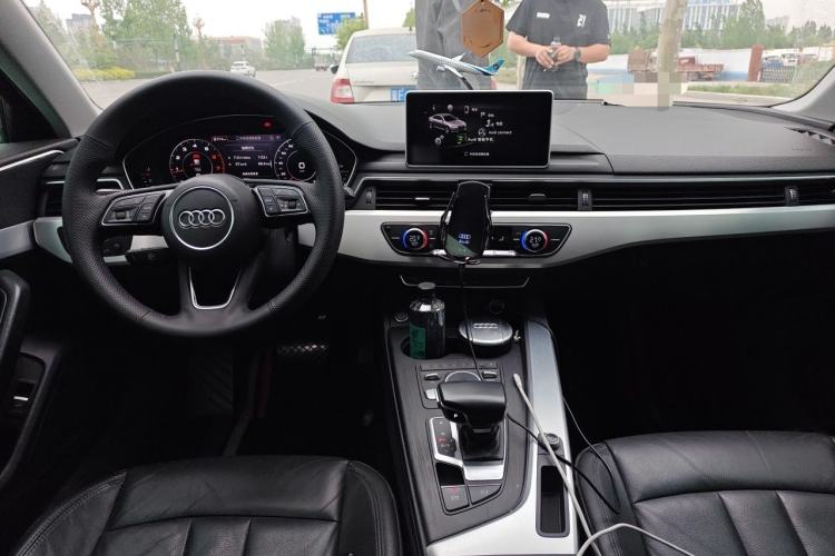 Used Audi A4L 2019 40 TFSI Fashion Edition China VI Emission Standard Center Console