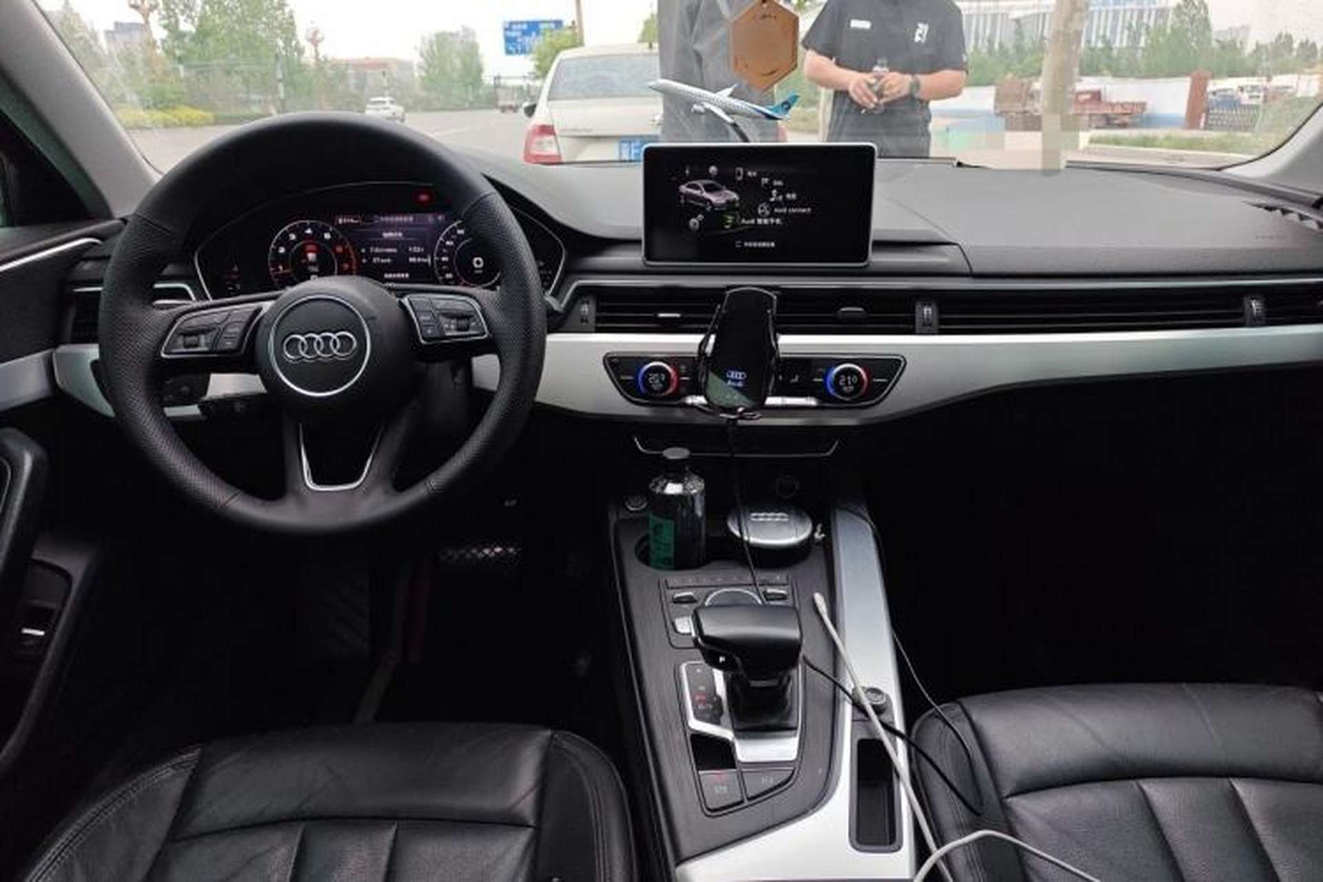 Used Audi A4L 2019 40 TFSI Fashion Edition China VI Emission Standard Center Console