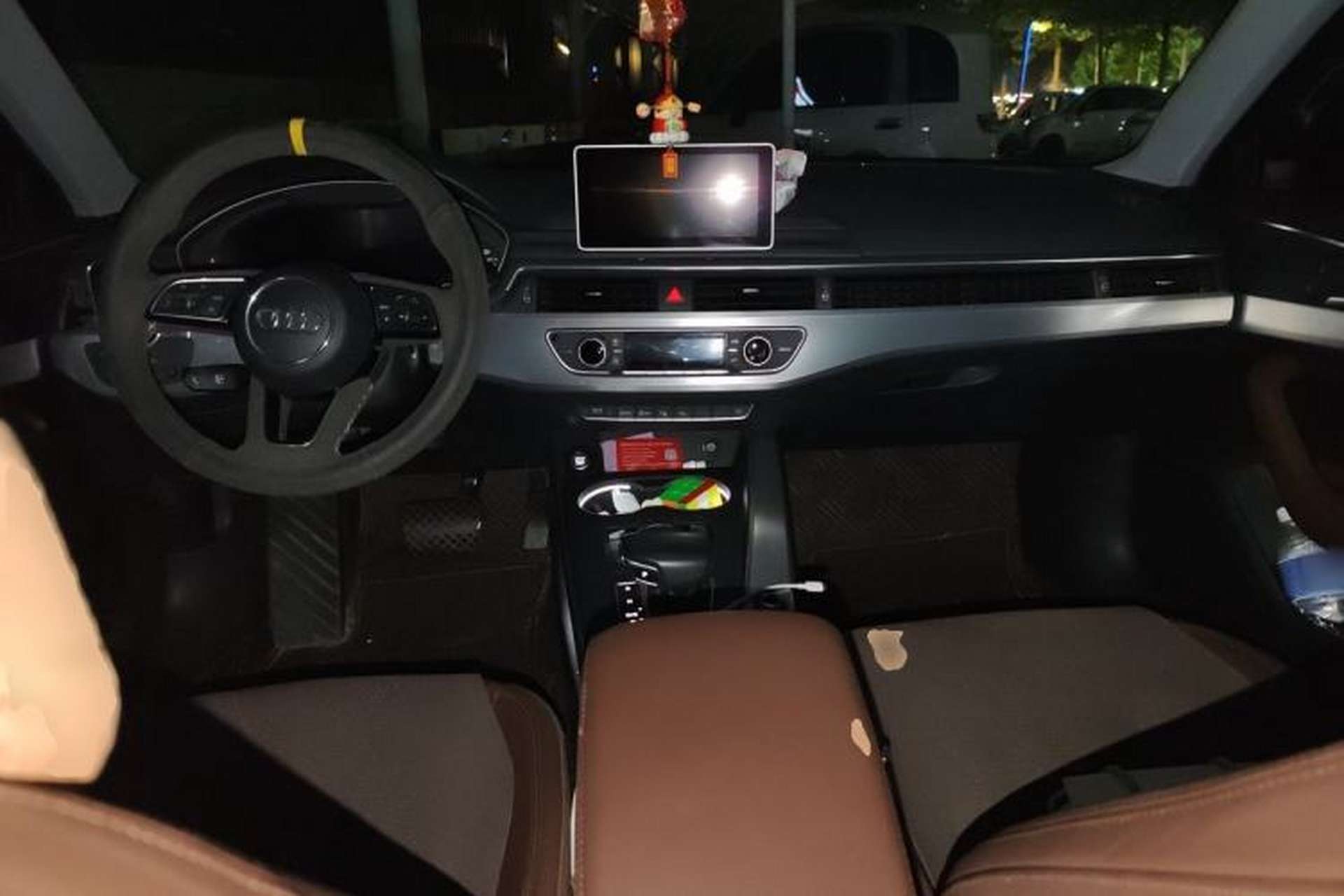 Used Audi A4L 2019 40 TFSI Fashion Edition China VI Emission Standard Center Console