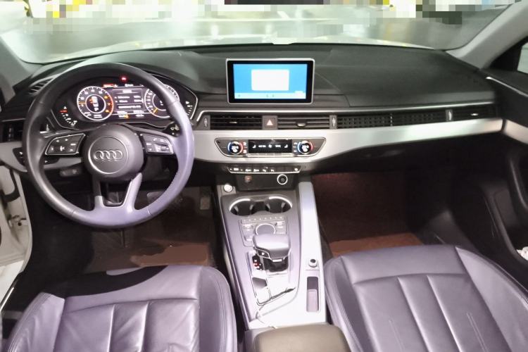 Used Audi A4L 2019 40 TFSI Fashion Edition China VI Emission Standard Center Console
