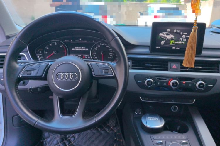 Used Audi A4L 2019 40 TFSI Ambition China VI Center Console