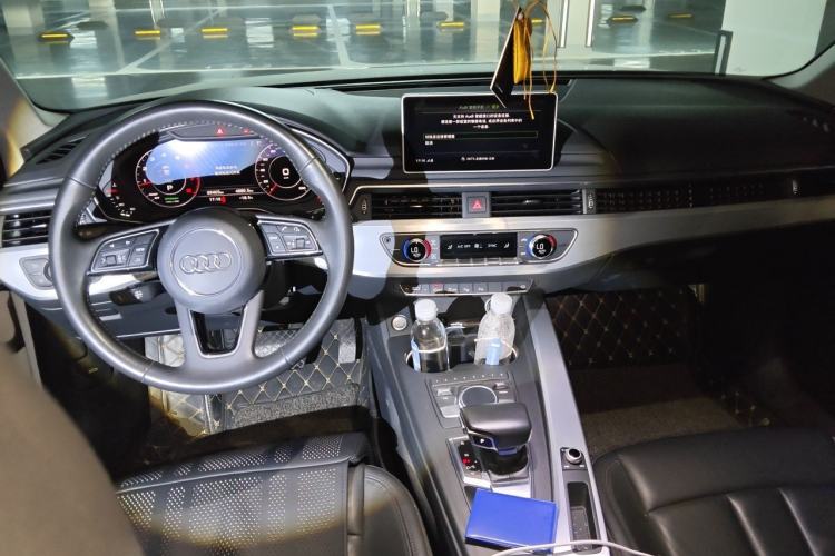 Used Audi A4L 2019 40 TFSI Fashion Edition China VI Emission Standard Center Console
