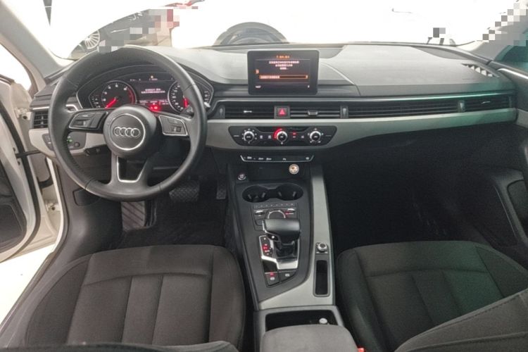 Used Audi A4L 2019 40 TFSI Ambition China VI Center Console