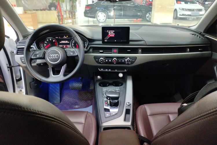 Used Audi A4L 2019 40 TFSI Ambition China VI Center Console