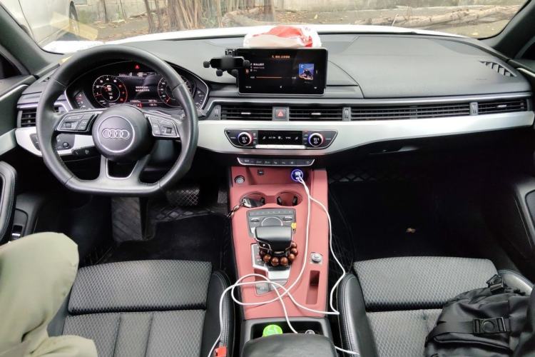 Used Audi A4L 2019 40 TFSI Sporty Version China VI Center Console