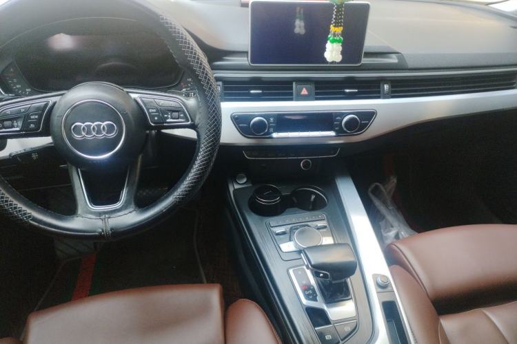 Used Audi A4L 2019 40 TFSI Fashion Version China V Center Console