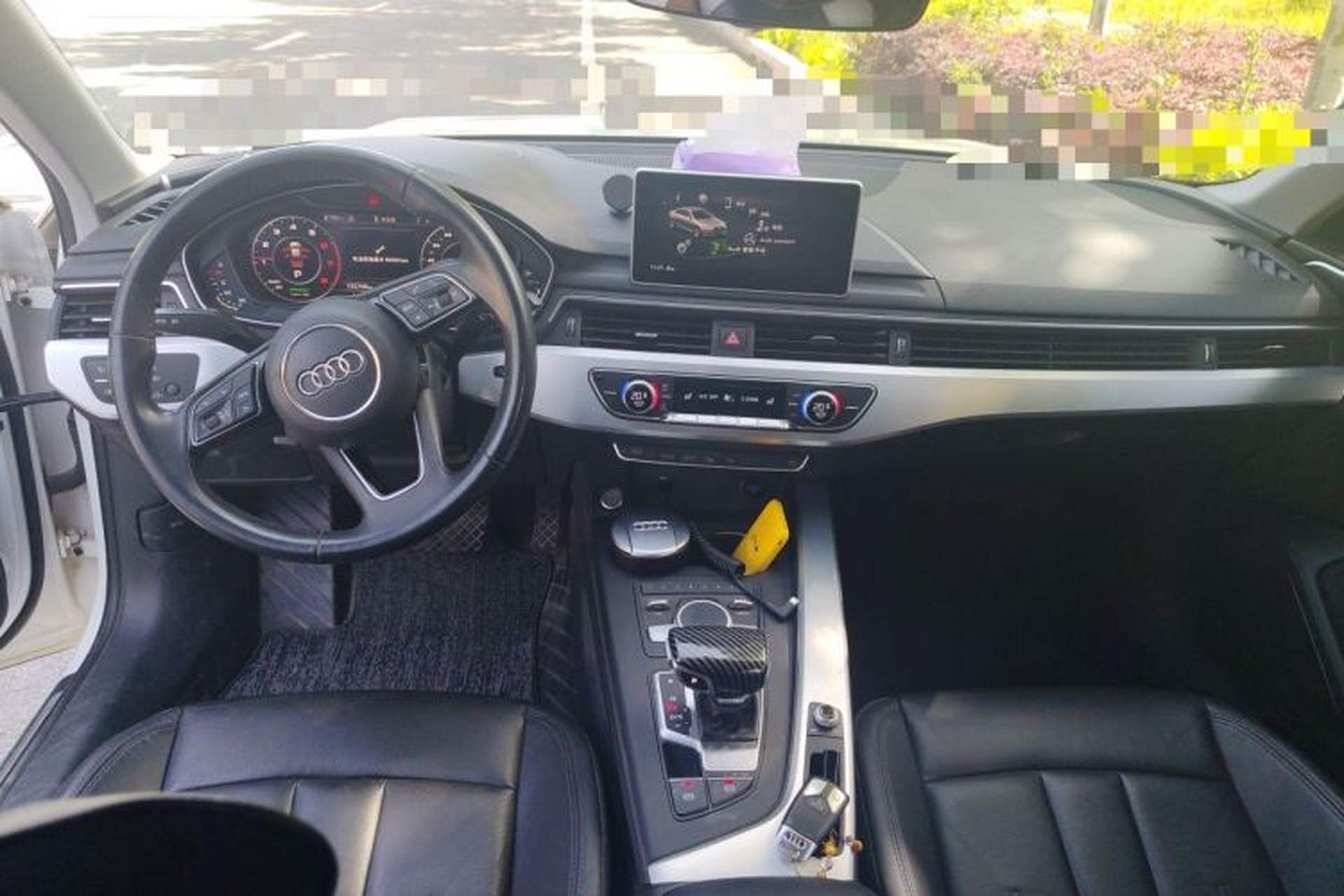 Used Audi A4L 2019 40 TFSI Fashion Edition China VI Emission Standard Center Console
