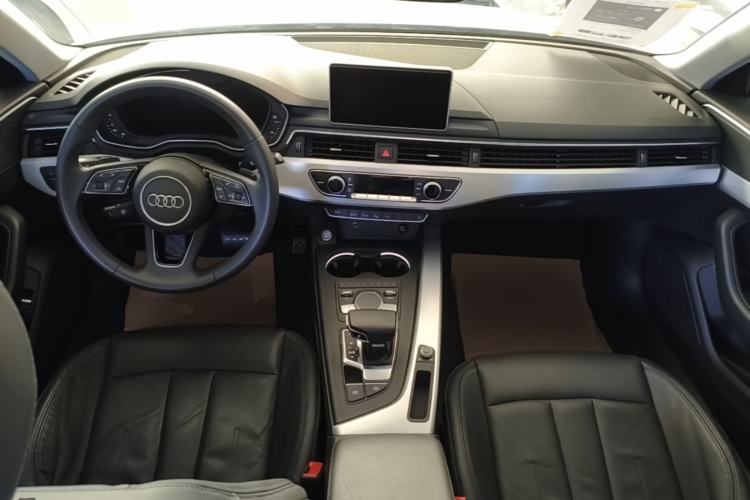Used Audi A4L 2019 40 TFSI Fashion Edition China VI Emission Standard Center Console