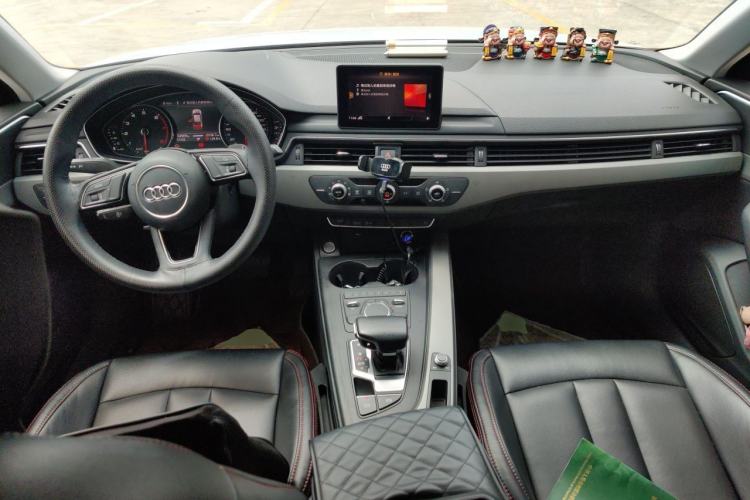 Used Audi A4L 2019 40 TFSI Ambition China VI Center Console