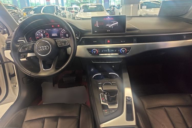 Used Audi A4L 2019 40 TFSI Fashion Edition China VI Emission Standard Center Console