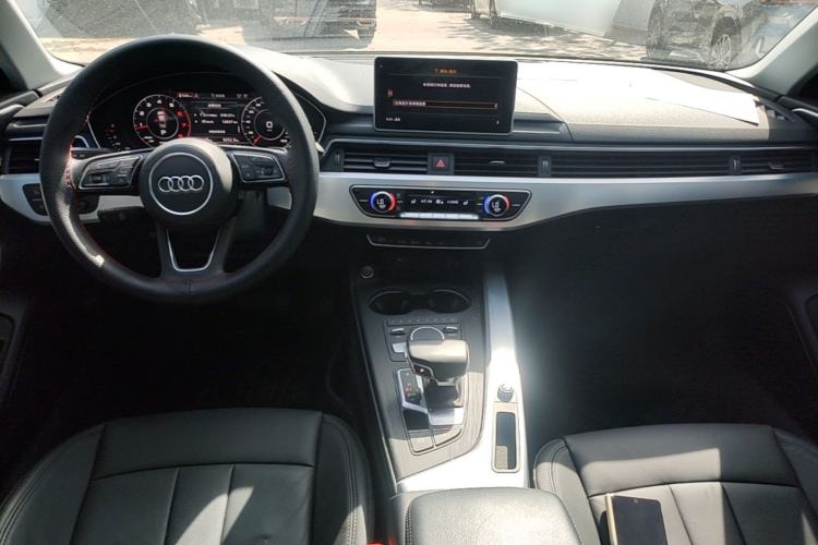 Used Audi A4L 2019 40 TFSI Fashion Edition China VI Emission Standard Center Console