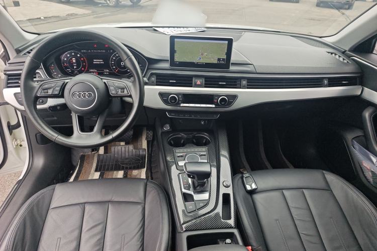 Used Audi A4L 2019 40 TFSI Fashion Edition China VI Emission Standard Center Console