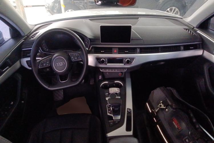 Used Audi A4L 2019 40 TFSI Fashion Version China V Center Console