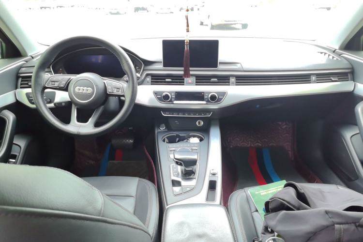 Used Audi A4L 2019 40 TFSI Fashion Version China V Center Console