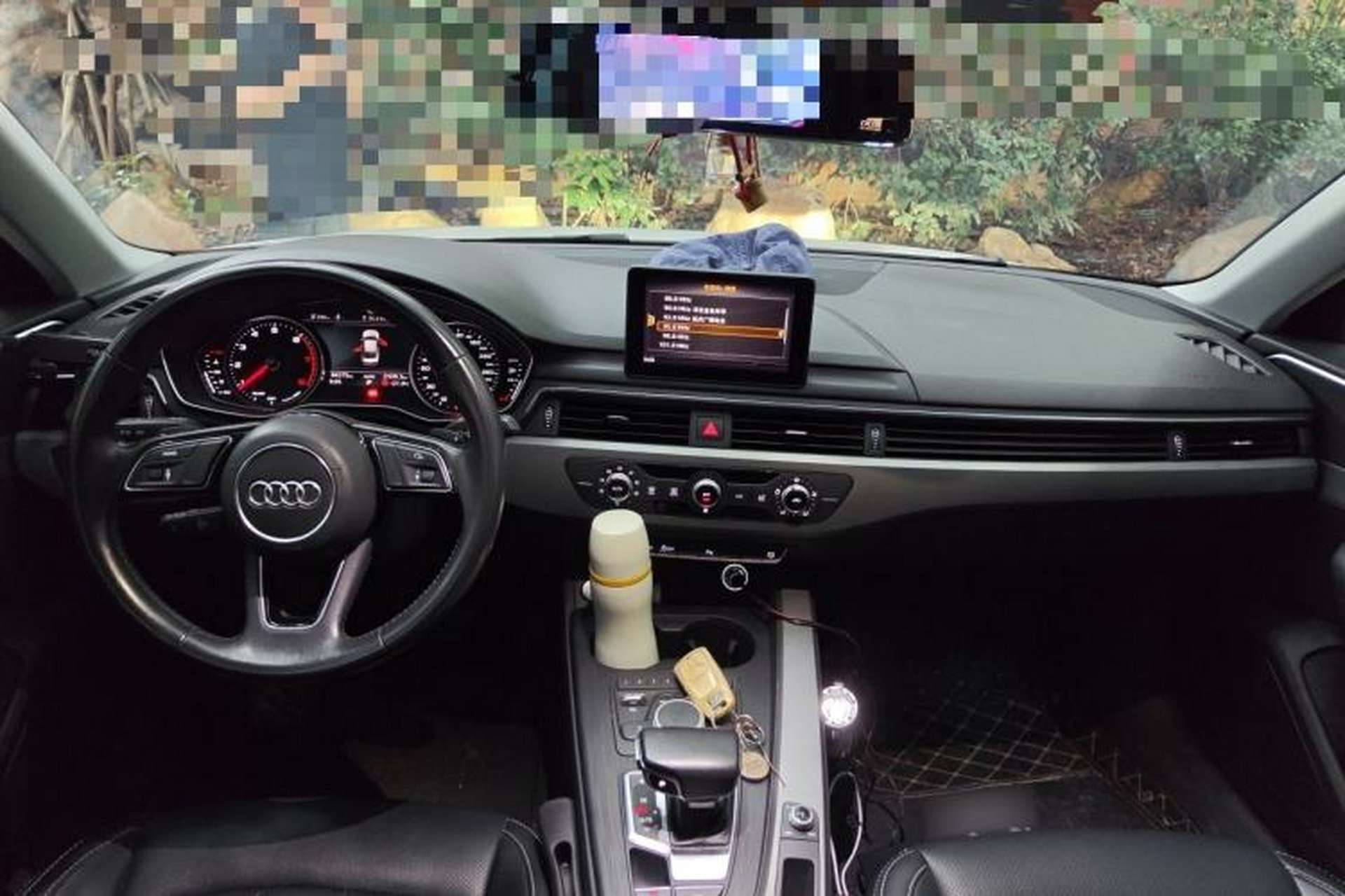 Used Audi A4L 2019 40 TFSI Ambition China VI Center Console