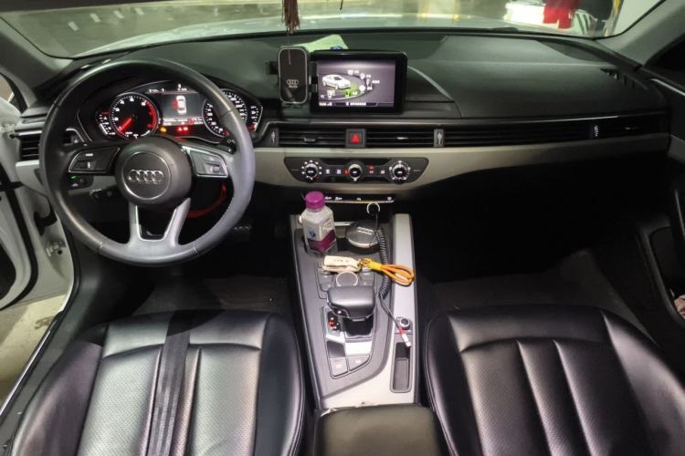 Used Audi A4L 2019 40 TFSI Ambition Version China V Center Console