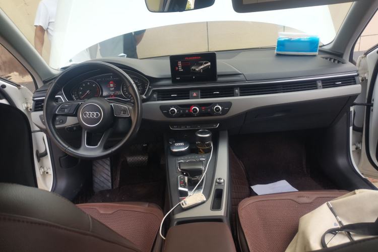 Used Audi A4L 2019 40 TFSI Ambition Version China V Center Console