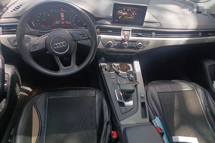 Used Audi A4L 2019 40 TFSI Ambition China VI Center Console