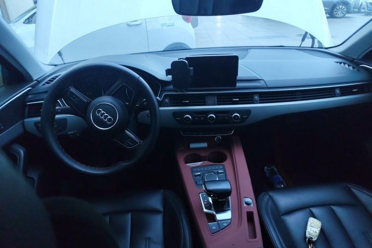 Used Audi A4L 2019 40 TFSI Ambition Version China V Center Console