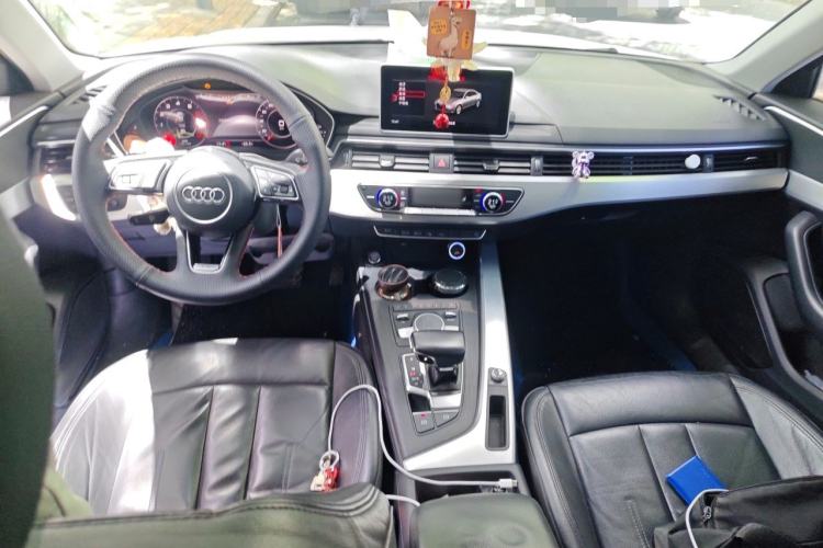 Used Audi A4L 2019 40 TFSI Fashion Version China V Center Console