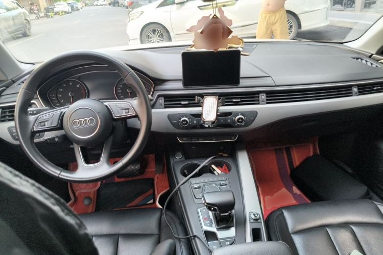 Used Audi A4L 2019 40 TFSI Ambition Version China V Center Console