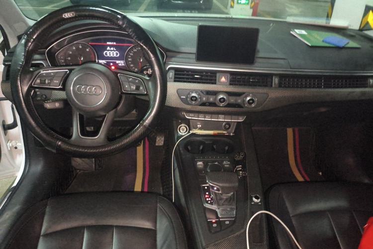 Used Audi A4L 2019 40 TFSI Ambition Version China V Center Console