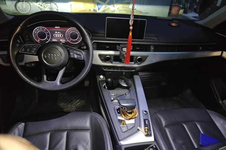 Used Audi A4L 2019 40 TFSI Fashion Version China V Center Console