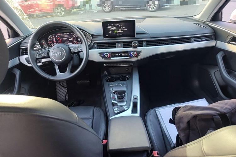 Used Audi A4L 2019 40 TFSI Fashion Version China V Center Console