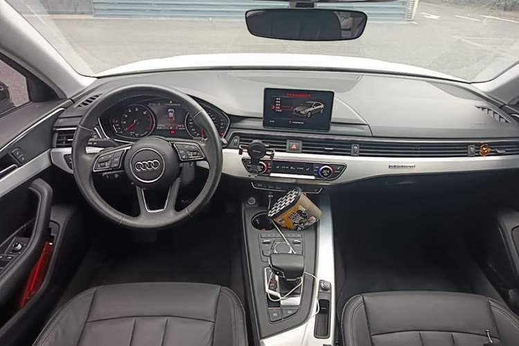 Used Audi A4L 2019 45 TFSI quattro Individual Sport Edition China VI Center Console