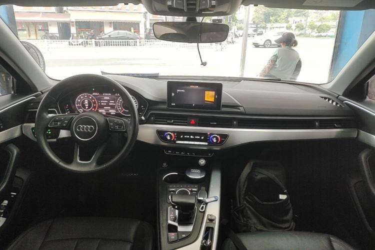 Used Audi A4L 2019 40 TFSI Fashion Version China V Center Console