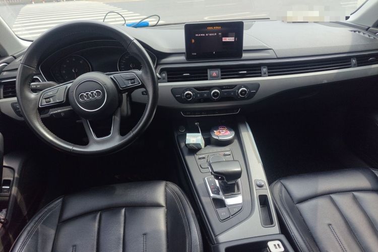 Used Audi A4L 2019 40 TFSI Ambition China VI Center Console