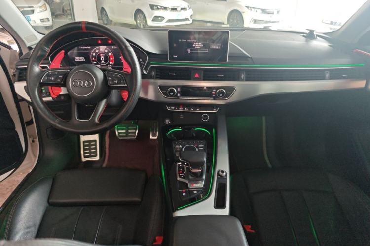Used Audi A4L 2019 40 TFSI Fashion Edition China VI Emission Standard Center Console