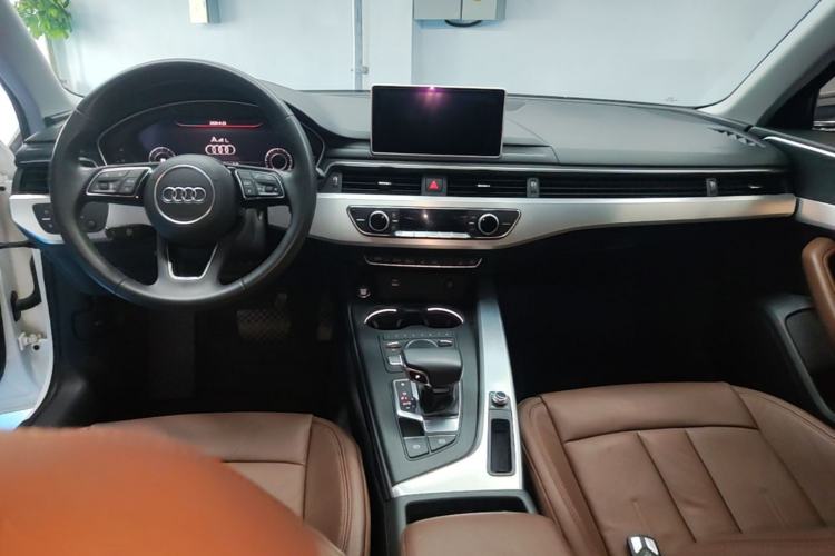 Used Audi A4L 2019 40 TFSI Fashion Edition China VI Emission Standard Center Console