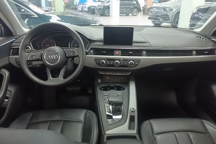Used Audi A4L 2019 40 TFSI Ambition China VI Center Console